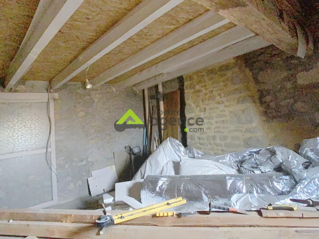 Maison de village à finir de restaurer – 5 pièces – 3 chambres – 95 m²