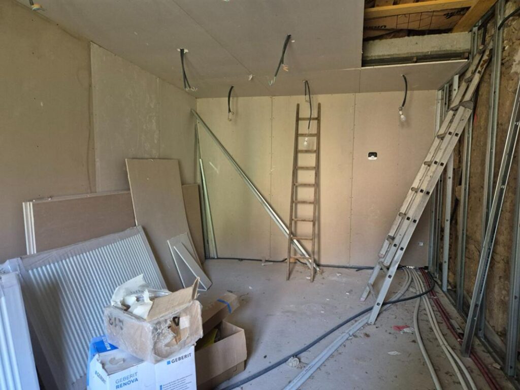 Maison de village secteur Champlitte 5 pièce(s) 150 m2 + maisonnette 80 m2 – 5 pièces – 4 chambres – 230 m²