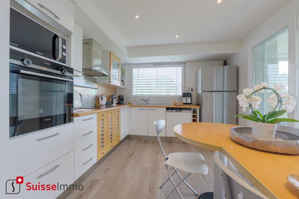 Maison d’architecte 7 pièces 207 m2 – 7 pièces – 5 chambres – 207 m²