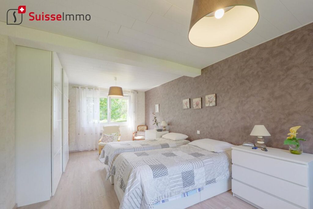 Maison Feche L’Eglise – 9 pièce(s) -188 m2 – 9 pièces – 5 chambres – 188 m²