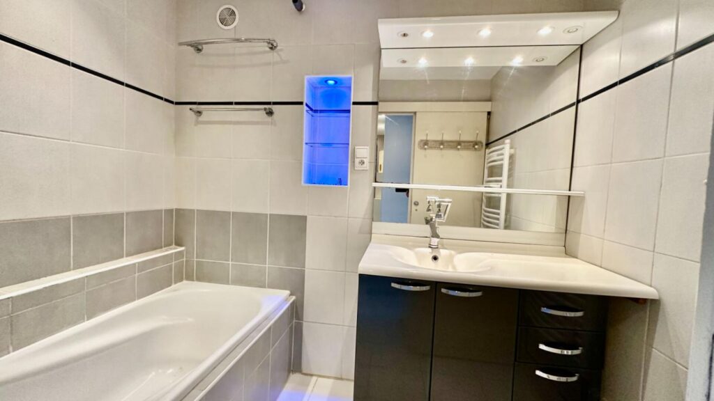 Appartement Rez de chaussée 4 pièce(s) 86.08 m2 – 4 pièces – 2 chambres – 86 m²