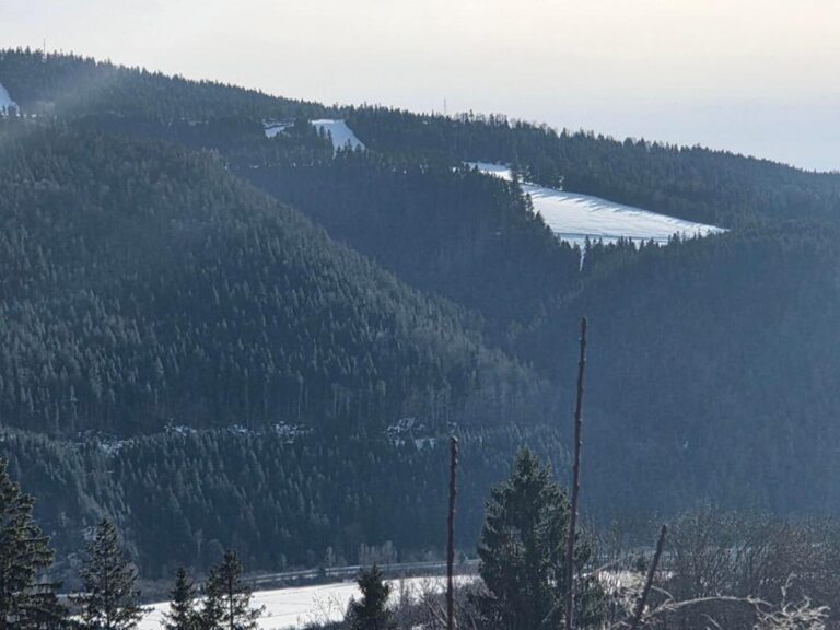 MAISON 7 PIECES 147 M² SUR TERRAIN DE 12 ARES 375000 EUROS – 7 pièces – 5 chambres – 147 m²