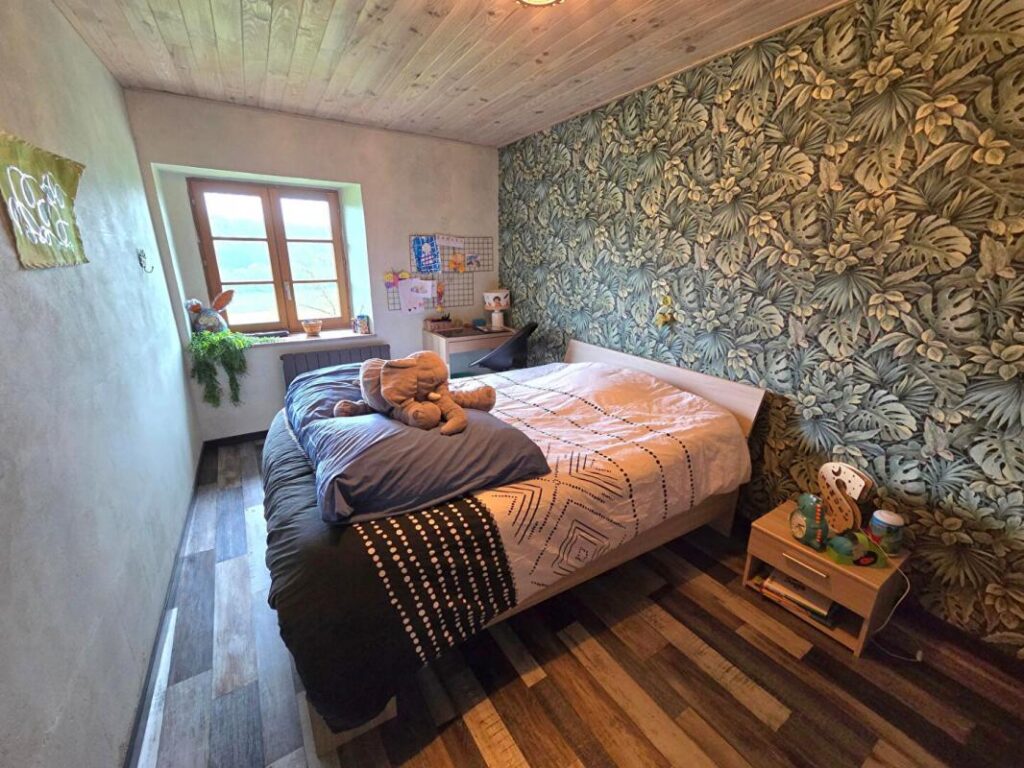 MAISON 7 PIECES 139m² SUR TERRAIN DE 6.77 ARES 169000 EUROS – 7 pièces – 4 chambres – 139 m²