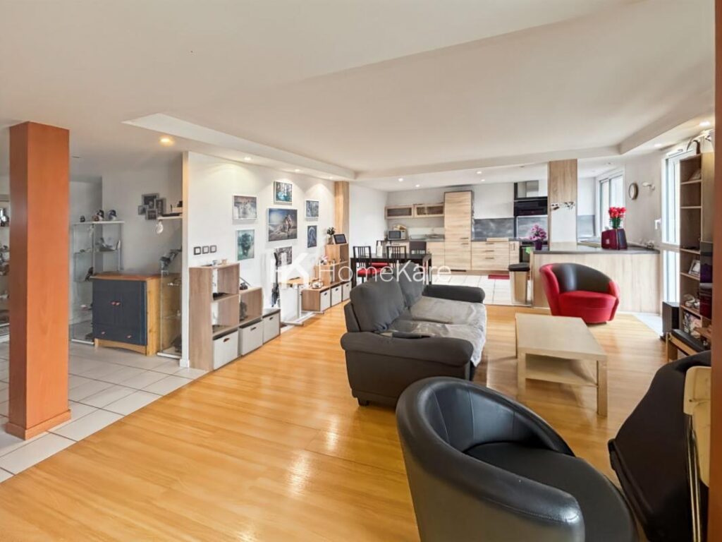 UNE BELLE RENOVATION ET DE MAGNIFIQUES VOLUMES ! – 4 pièces – 3 chambres – 108 m²