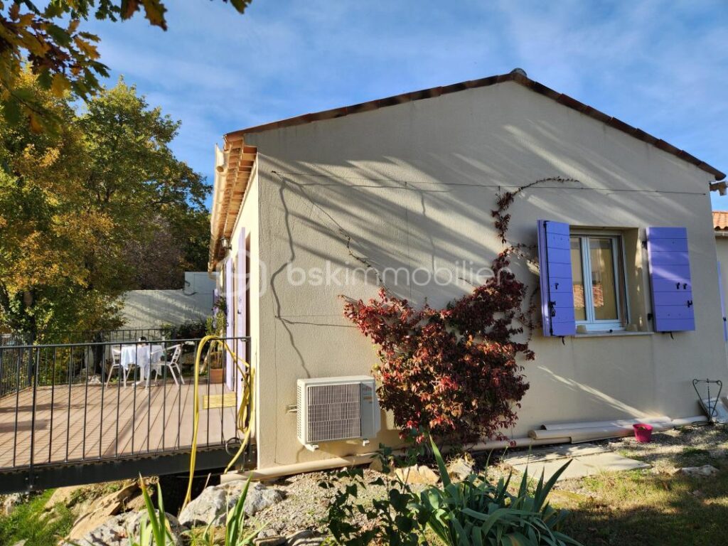 EXCLUSIVITE à FORCALQUIER : Deux logements indépendants de plain pied dans quartier calme ! – 8 pièces – 5 chambres – 175 m²