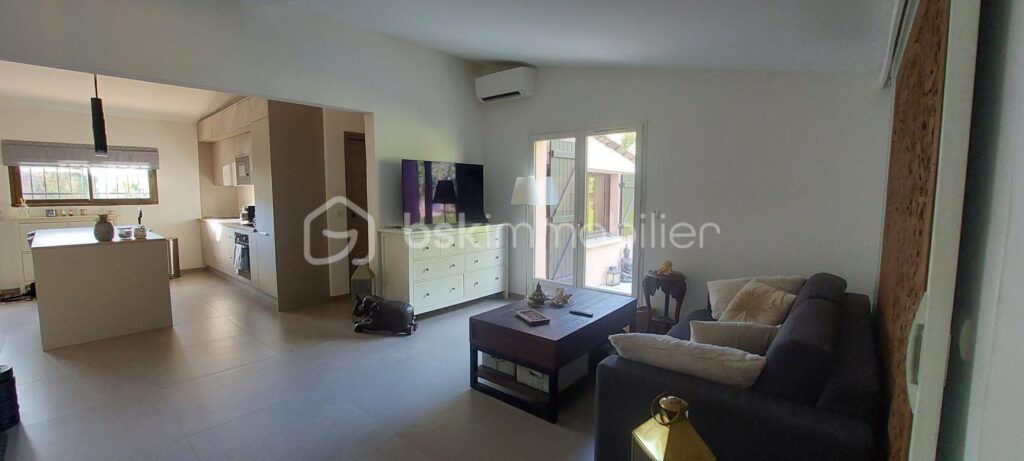 MAGNIFIQUE MAISON RÉNOVÉE 3 PIÈCES PLAIN-PIED DANS UN DOMAINE DE RÊVE – 3 pièces – 2 chambres – 72 m²