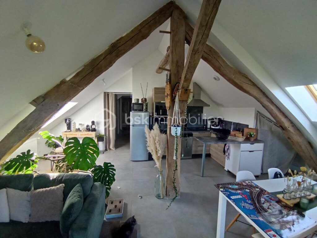 LE CHARME!!!! APPART. T3 EN DERN. ETAGE AVEC TERRASSE COUVERTE, SANS VIS A VIS, VUE VERDOYANTE – 3 pièces – 2 chambres – 83 m²