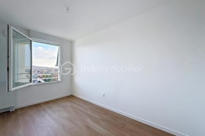 Appartement 4 pièces avec vue dégagée – 4 pièces – 3 chambres – 81 m²