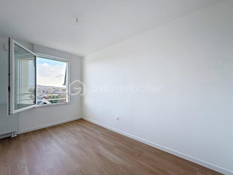 Appartement 4 pièces avec vue dégagée – 4 pièces – 3 chambres – 81 m²