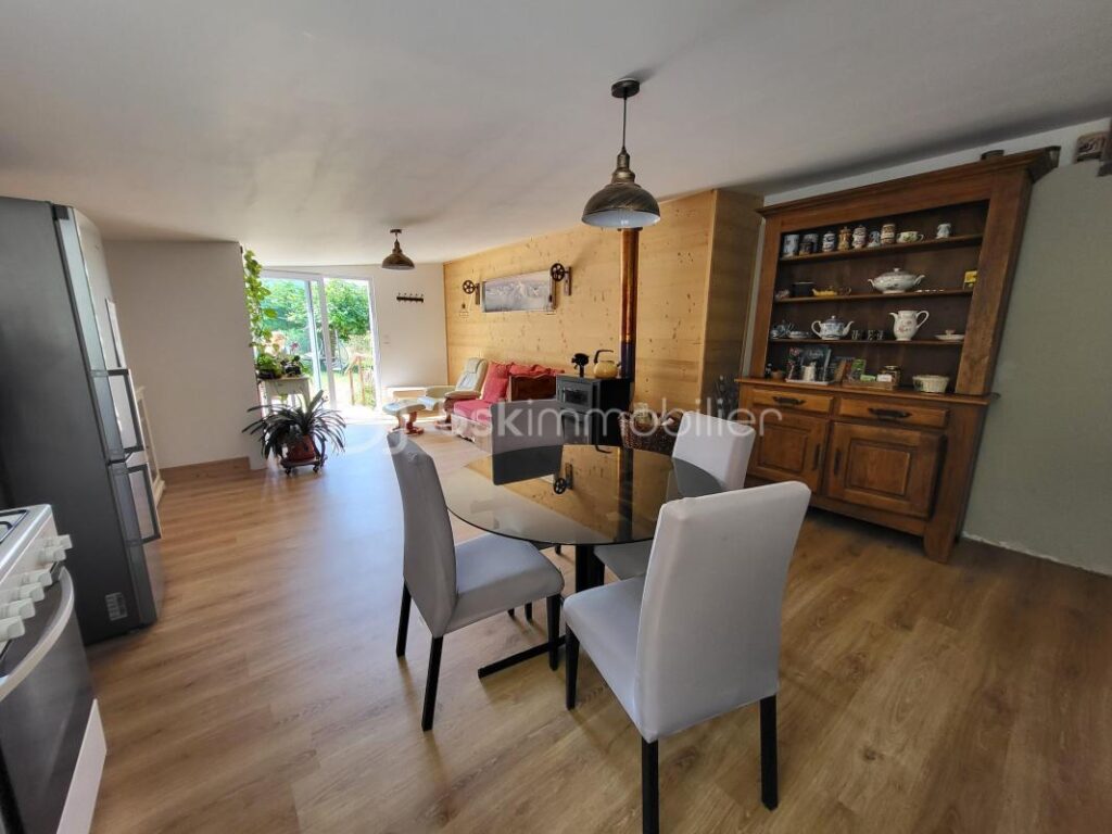 Maison T13 269 m2 – 12 pièces – 6 chambres – 269 m²