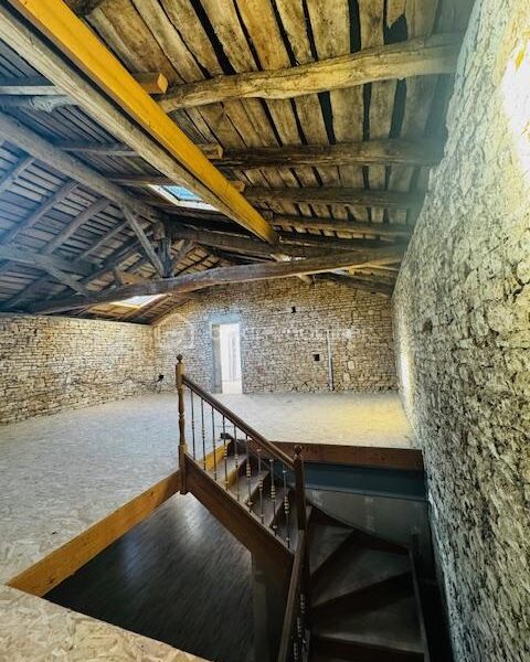 Maison à vendre à Aunac