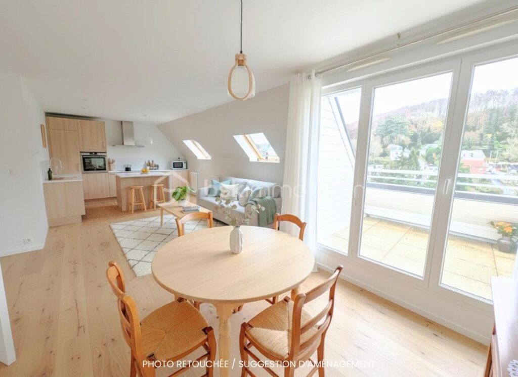 Appartement 2 chambres – 65 m² de lumière, SANS VIS-À-VIS, en hyper-centre, avec STATIONNEMENT et SOLARIUM extérieur – 3 pièces – 2 chambres – 64 m²