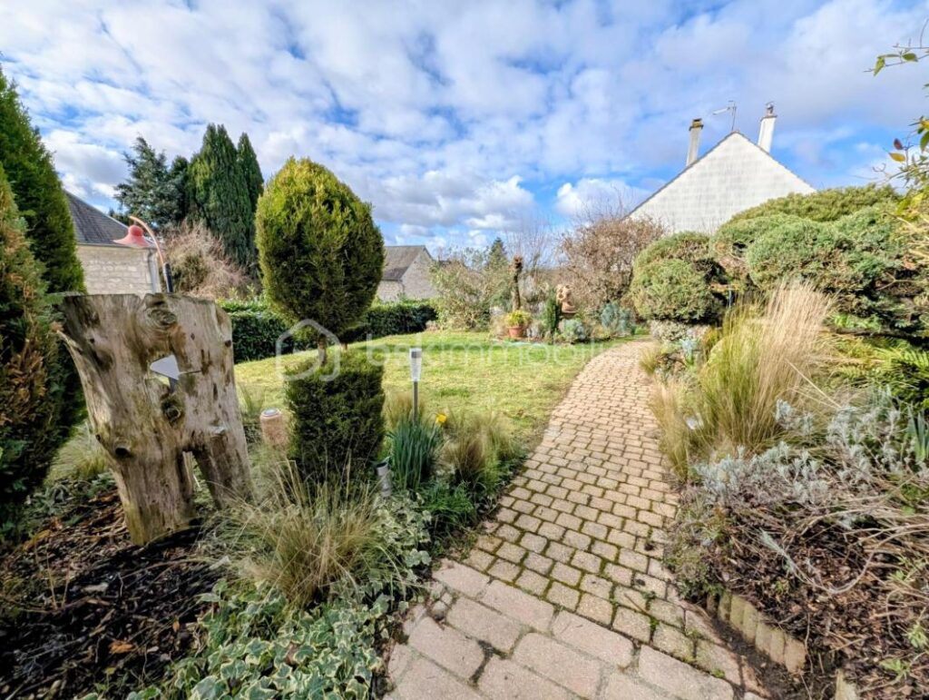 🏡 Soissons – Maison lumineuse 100 m² – 3 chambres (posssibilité d’une 4e) – Jardin – 164 990 € – 5 pièces – 3 chambres – 100 m²