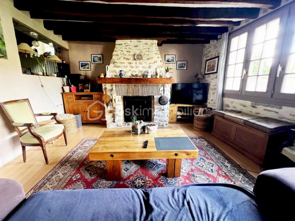 Maison en pierre, dans le parc naturel régional du Vexin français – 7 pièces – 3 chambres – 130 m²