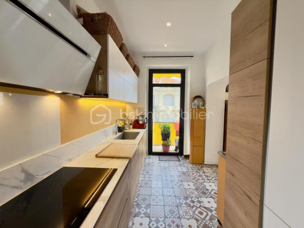 Duplex d’exception – Dernier étage avec balcon filant, triple exposition – Nice Gioffredo – 4 pièces – 3 chambres – 100 m²