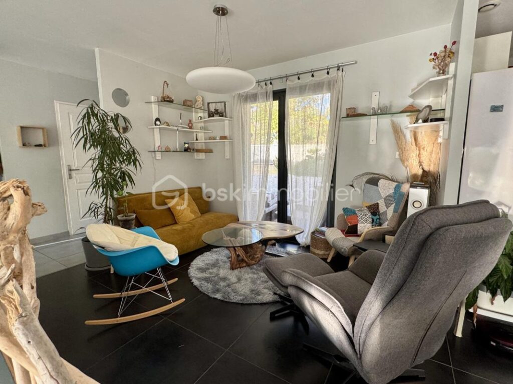 Maison contemporaine de 212 m2 avec grand terrain – Belleserre (81) – 7 pièces – 4 chambres – 212 m²