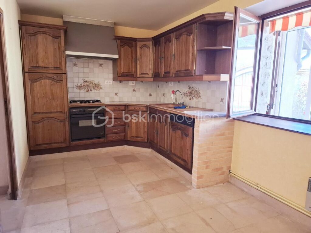 JOLIE MAISON EN PIERRE PRIX NEGOCIABLE – 4 pièces – 2 chambres – 91 m²