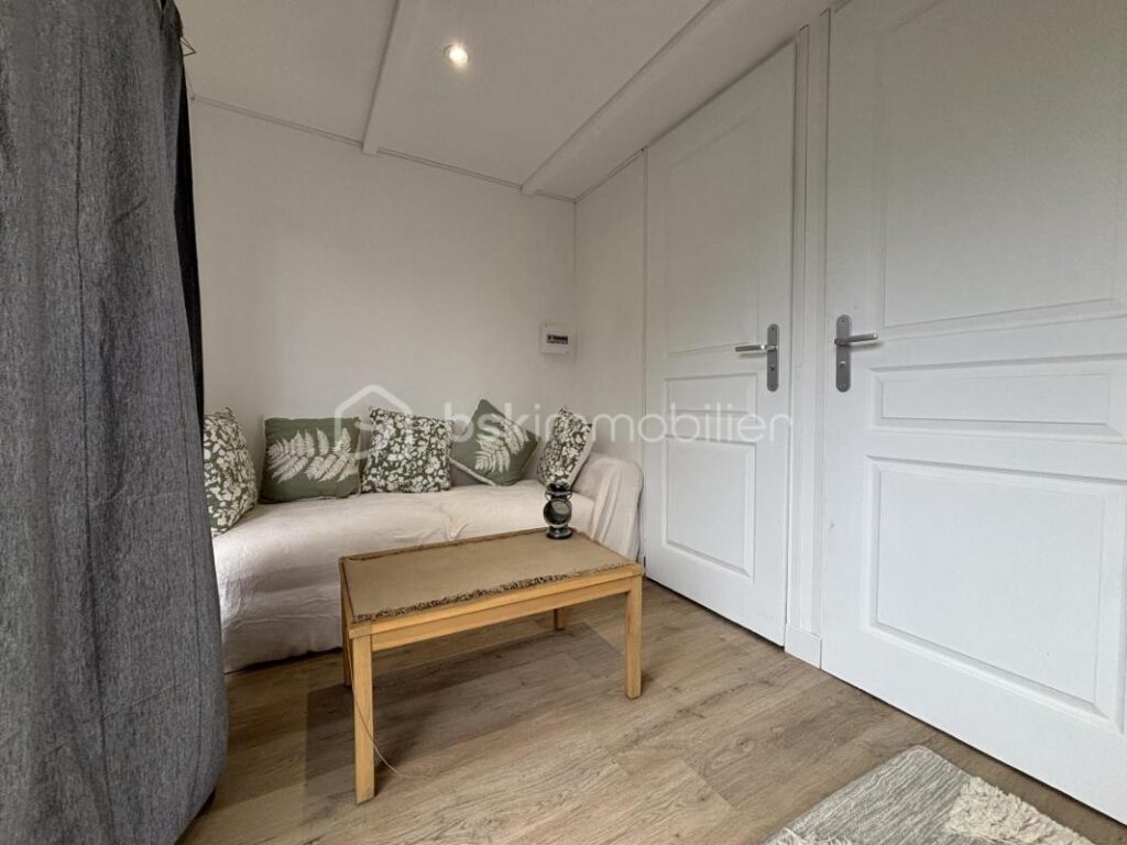 Achat d&rsquo;une Charmante maison individuelle meublée avec piscine, cadre campagne – 3 pièces – NR chambres – 29 m²