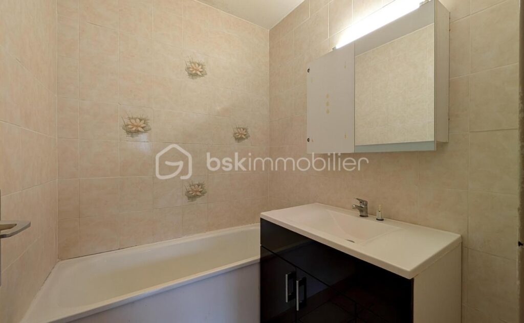 Appartement 4 pièces très lumineux – 2 chambres – Vue dégagée – 4 pièces – 2 chambres – 64 m²