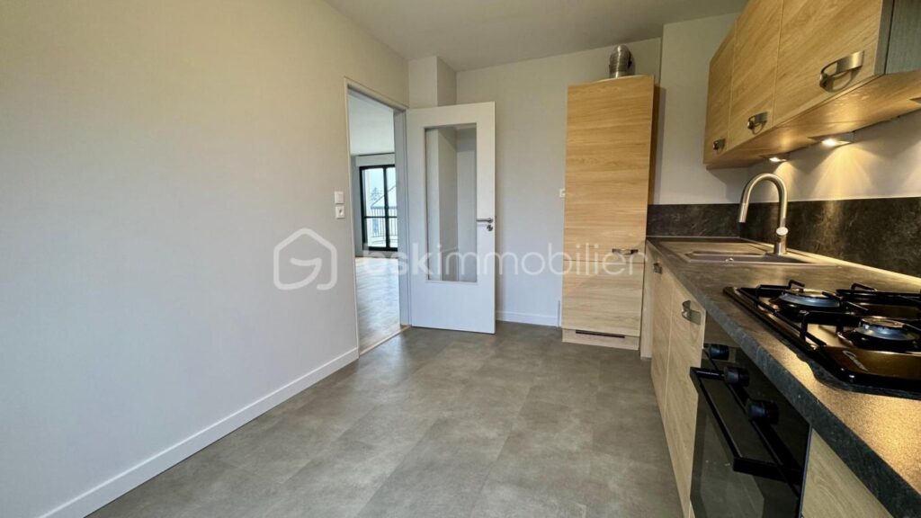 Très bel appartement T4 – 90 m² – Entièrement refait à neuf – Parking privé – PACÉ – 4 pièces – 3 chambres – 90 m²