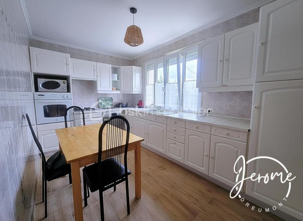 Maison familiale rénovée 7 P/ 148 m² / Montgeron secteur résidentiel – 7 pièces – 4 chambres – 148 m²