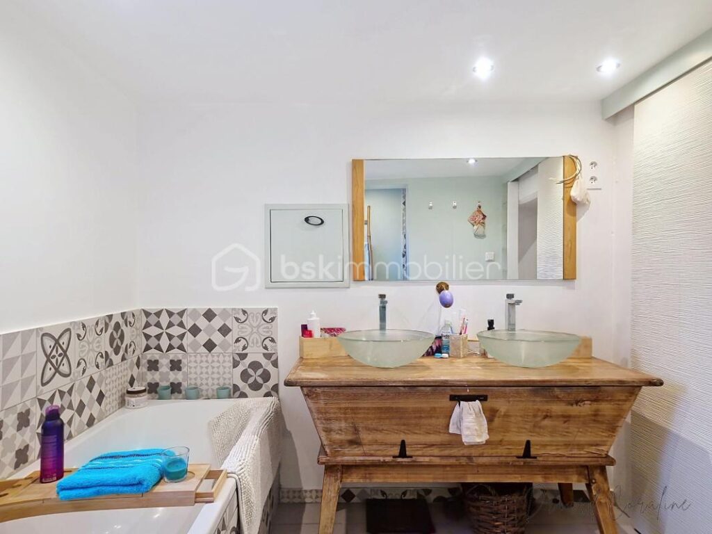 Maison de charme et de caractère – avec 4 chambres – 5 pièces – 4 chambres – 145 m²