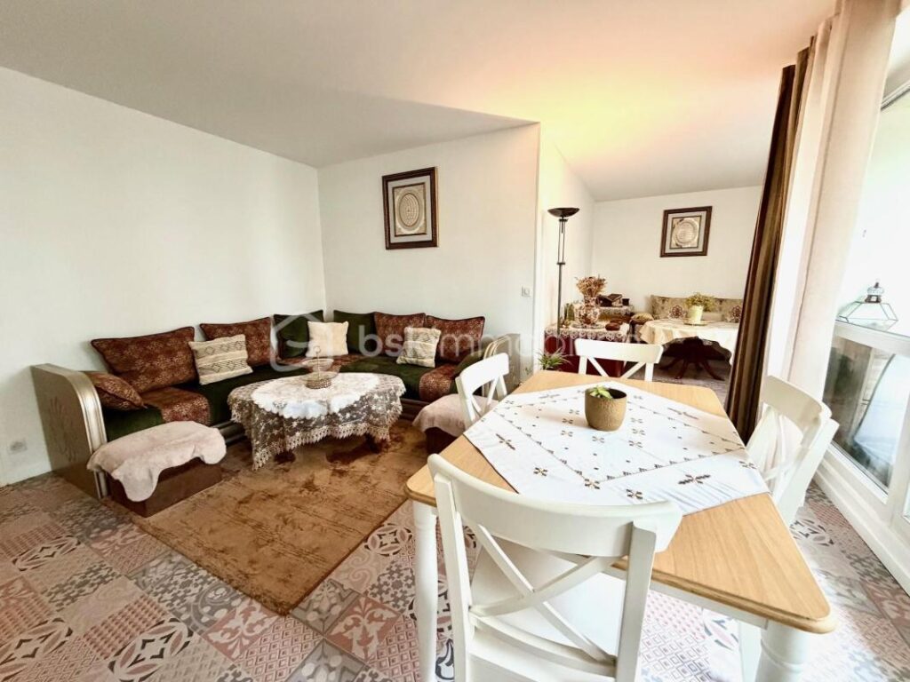 Résidence LES CHAMPS LASNIERS beau F5 avec cave et 2 places de parking privé en sous sol – 5 pièces – 3 chambres – 96 m²