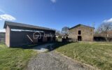 Ancienne ferme de 139m2 habitables – nombreuses dépendances – 4588m2 de terrain – 5 pièces – 3 chambres – 136 m²