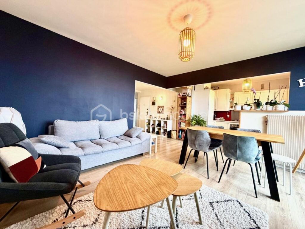 Appartement F4 résidence Bellevue avec une place de parking privée et une cave – 4 pièces – 3 chambres – 74 m²