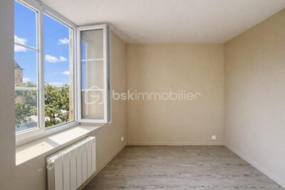 DUPLEX T3 LUMINEUX AVEC BALCON & VUE VIGNES — COUP DE CŒUR À POMMIERS – 3 pièces – 2 chambres – 63 m²