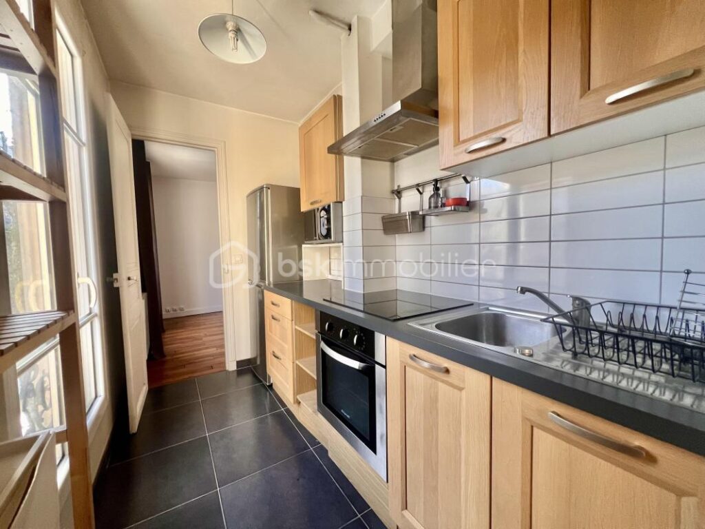 T2 de 43 m2 au 2ème étage sans ascenseur – RUE DE CRIMEE – Paris XIXème – 2 pièces – 1 chambre – 42 m²