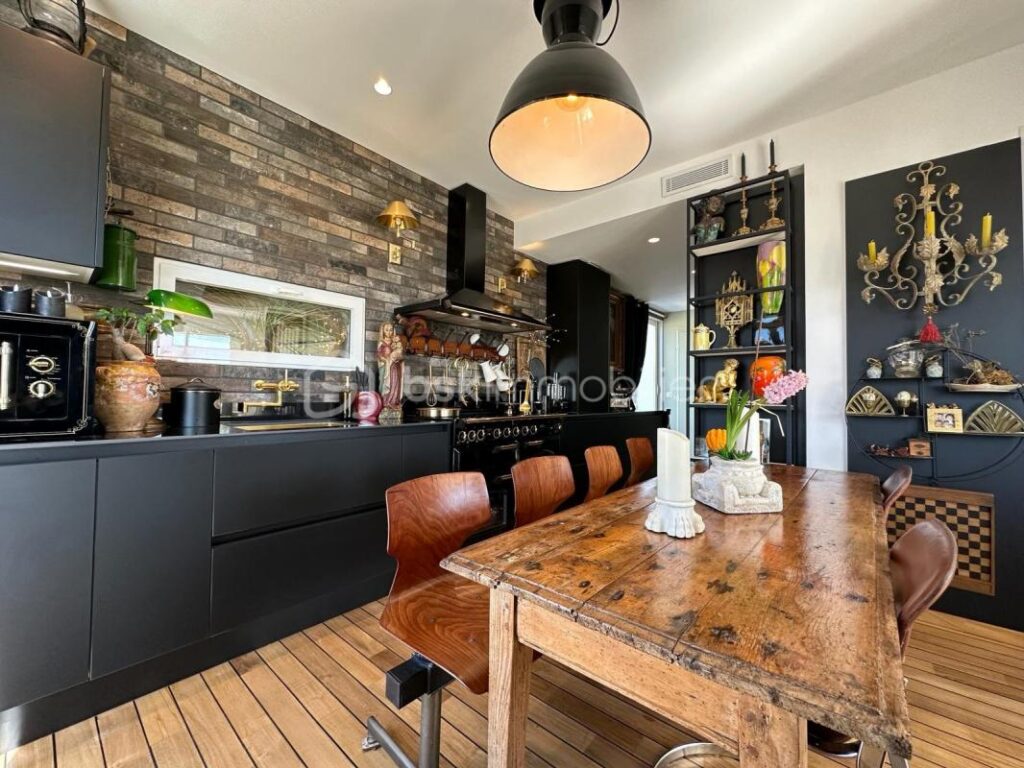 BAS CIMIEZ- LUXUEUX TOIT TERRASSE AVEC VUE PANORAMIQUE – STUDETTE – GARAGE ET CAVE – 3 pièces – 2 chambres – 92 m²