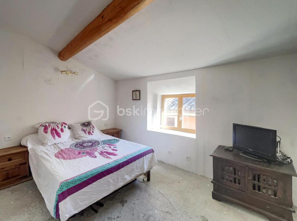 Maison de Village avec Commerce à Vendre – Roussillon (84) – 4 pièces – 2 chambres – 116 m²