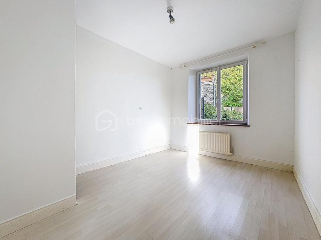 Belle maison en pierres 3 chambres + Jardin / Parking / Portail motorisé – 4 pièces – 3 chambres – 120 m²