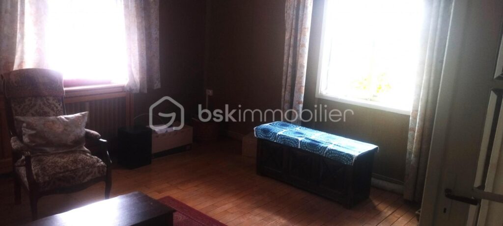 Charmante maison à ossature bois de 210 m² sur un terrain de 50 ares – 6 pièces – 3 chambres – 220 m²