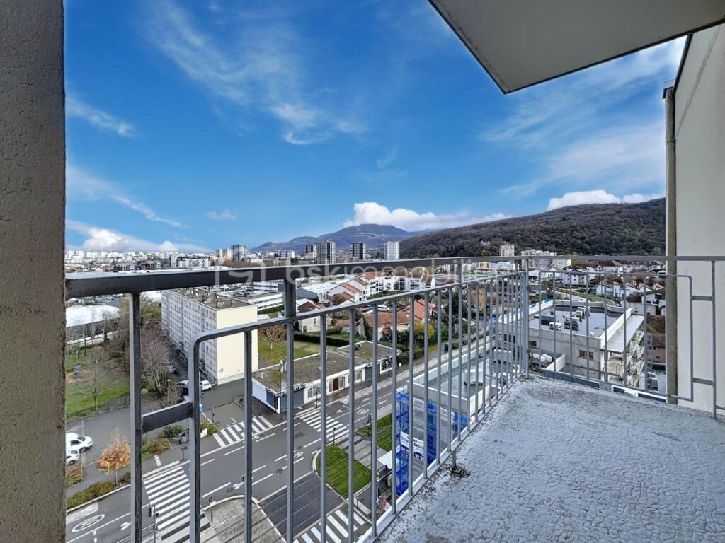 T3 au 9eme et Dernier Étage sur la commune de Pont de Claix Vue Dégagée – Résidence Fermée – 3 pièces – 2 chambres – 60 m²