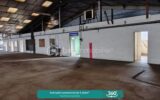 Terrain constructible avec entrepôt commercial de près de 5 000m² – NR pièces – NR chambres – 10676 m²
