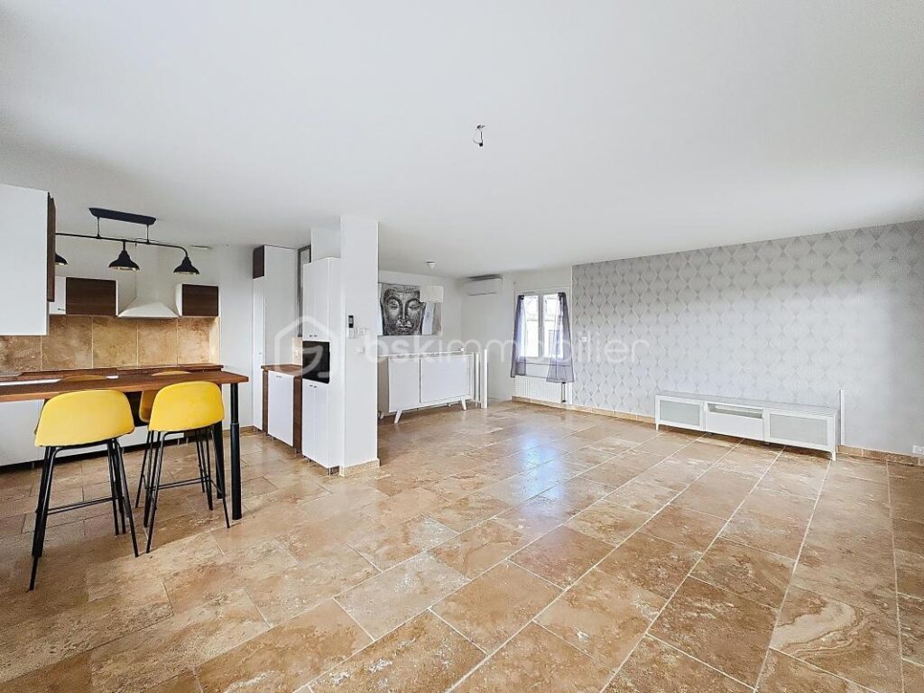 Belle et lumineuse maison 5 pièces 110,41m2 sur un terrain de 565m2 – 5 pièces – 4 chambres – 110 m²