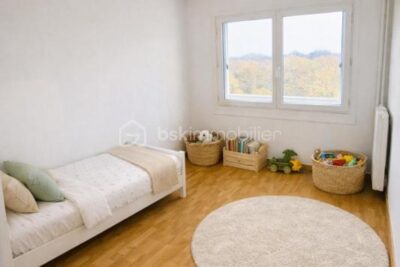 🌳 PARC DE TREMBLAY – 4 PIÈCES 81 m² – BALCON 10 m² VUE BOIS – ÉTAGE ÉLEVÉ – DPE C – PARKING – PROCHE RER B 🌳 – 4 pièces – 3 chambres – 80 m²