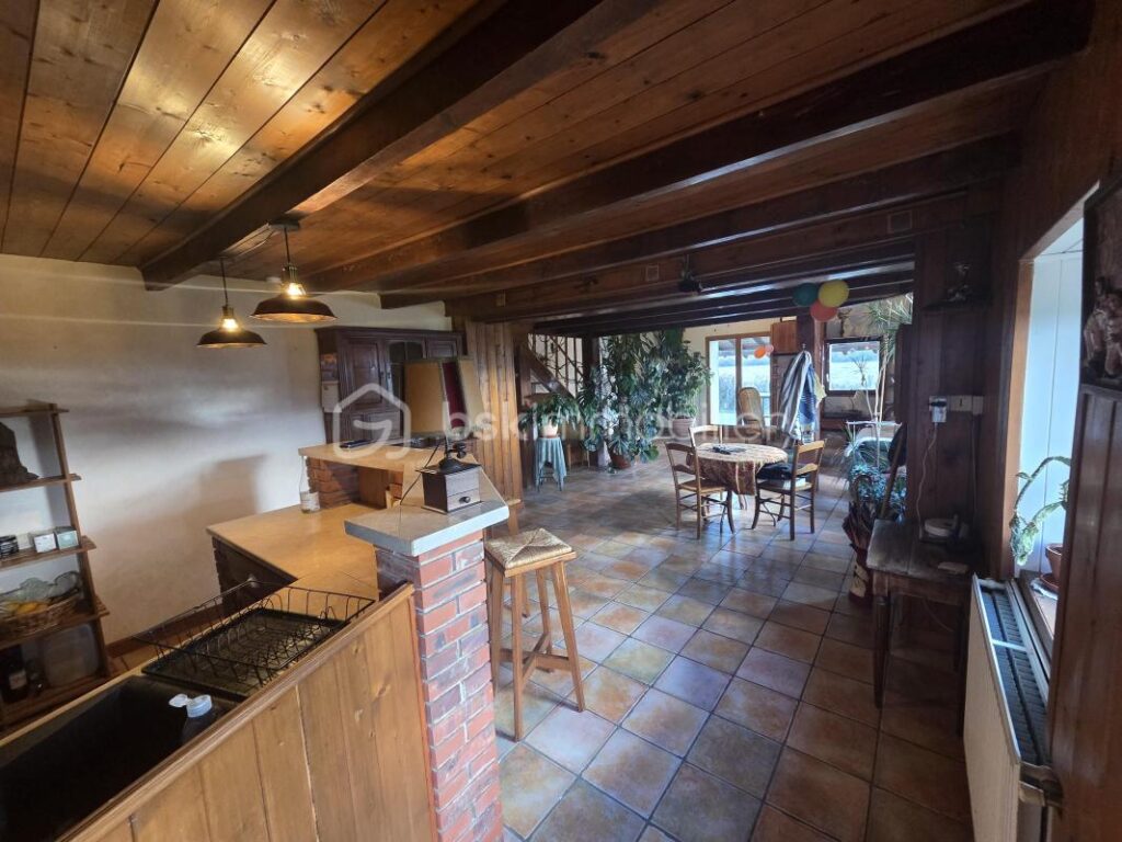 Ferme de 142m2 a saint etienne le molard – 4 pièces – 3 chambres – 142 m²