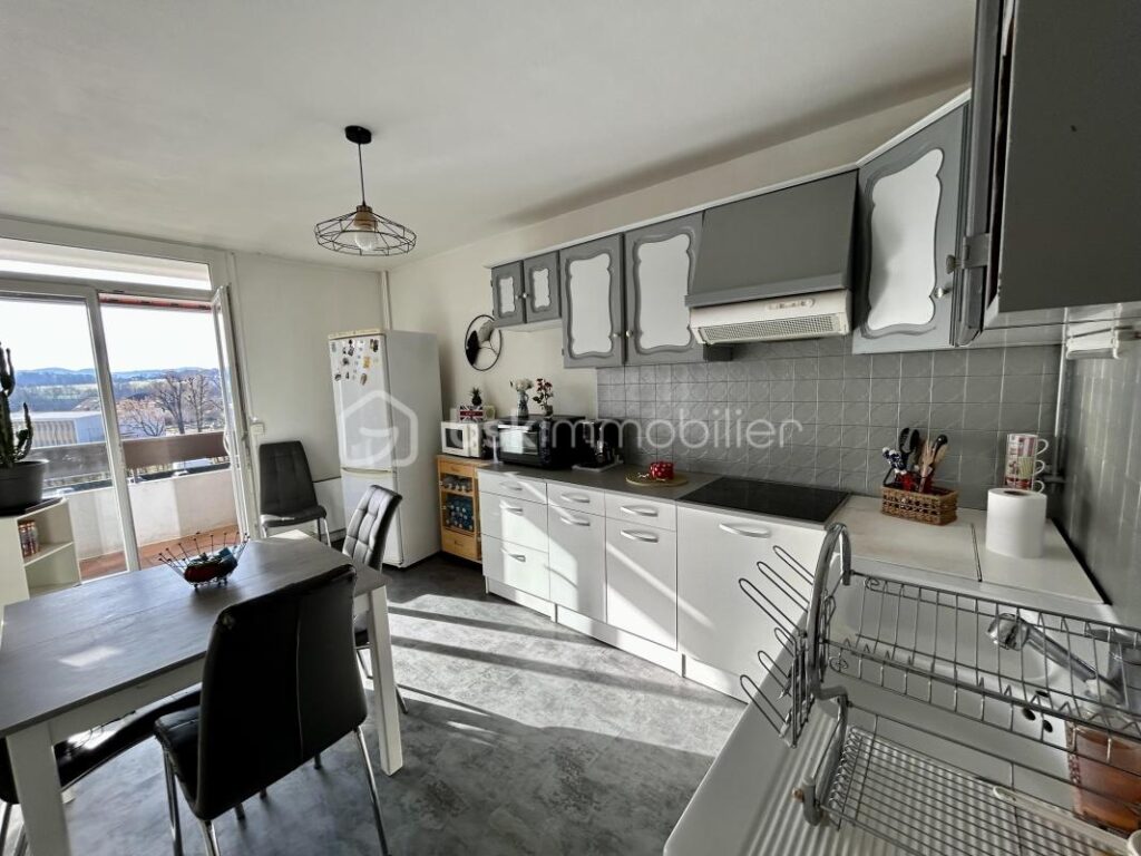 Appartement T4 de 77m2 proche Annecy – 4 pièces – 2 chambres – 77 m²