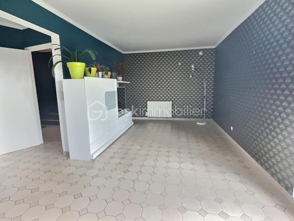 Maison mitoyenne d’un côté – 5 pièces – 2 chambres – 86 m²