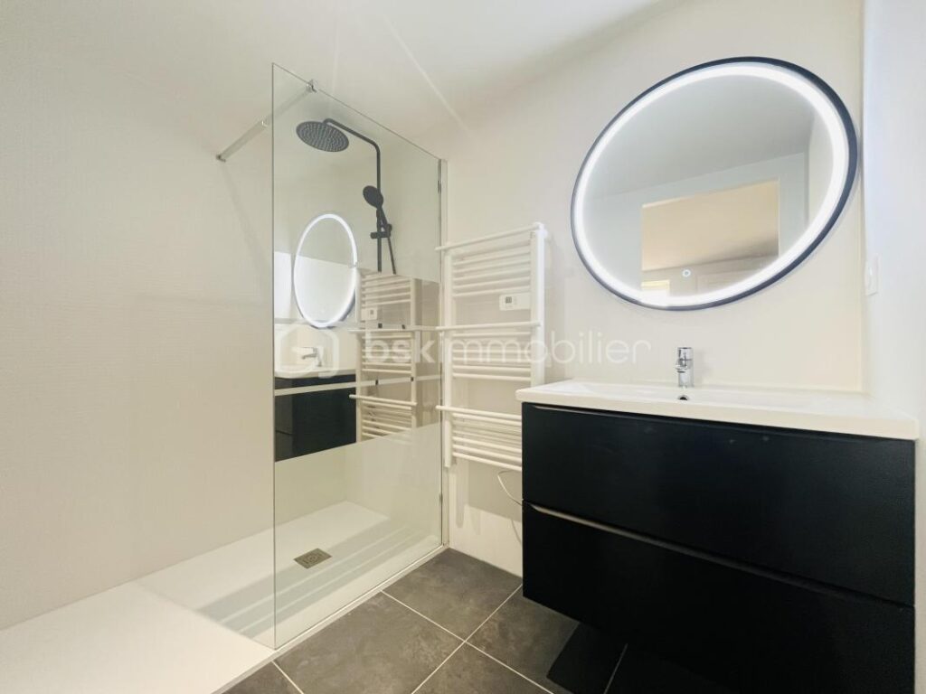 Maison de charme rénovée – 135m² au cœur d’une ferme rénovée – Proche Villefranche-sur-Saône – 4 pièces – 3 chambres – 120 m²