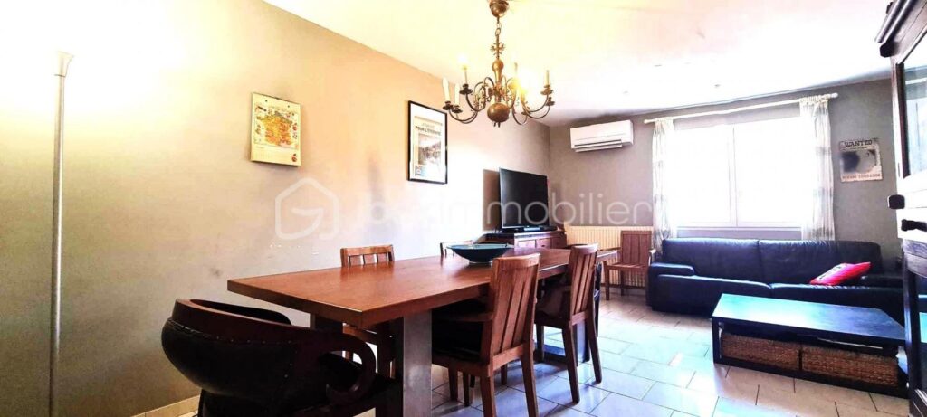 *** Maison de village de 146m²- Cour- Loggia- T2 en RDC- Vue- La Palme *** – 6 pièces – 3 chambres – 146 m²