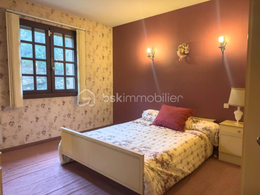 Sainte Radegonde, 5 chambres, piscine, grand terrain et garage – 6 pièces – 5 chambres – 210 m²