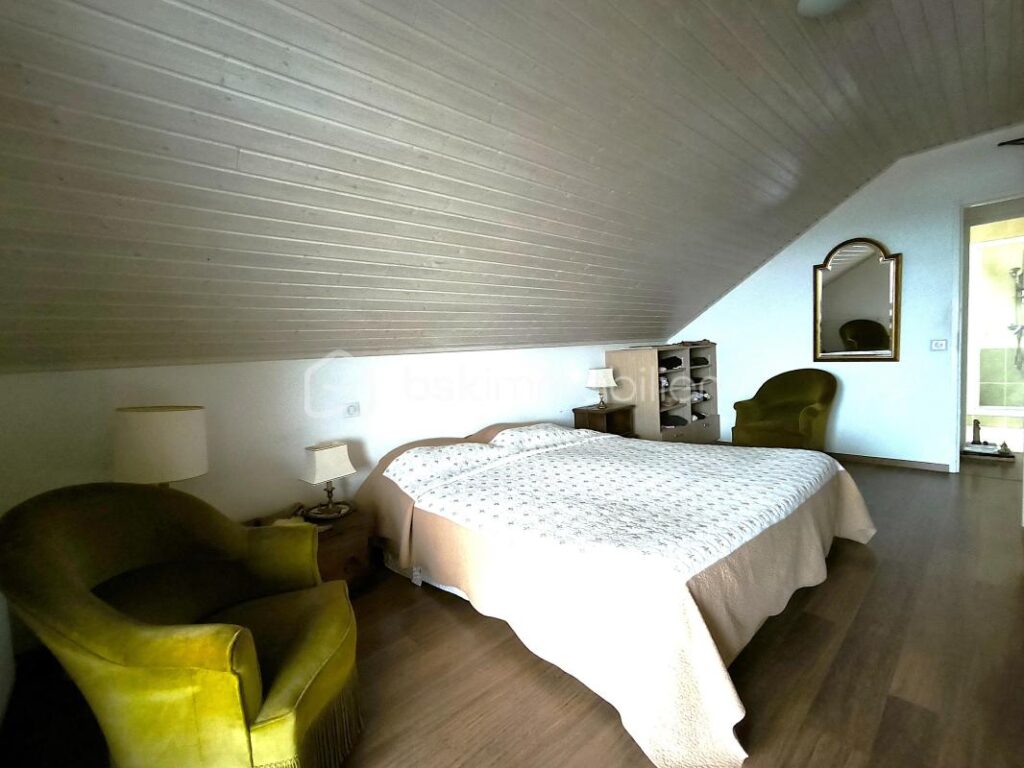 Maison à deux pas de la frontière Suisse – 6 pièces – 3 chambres – 179 m²