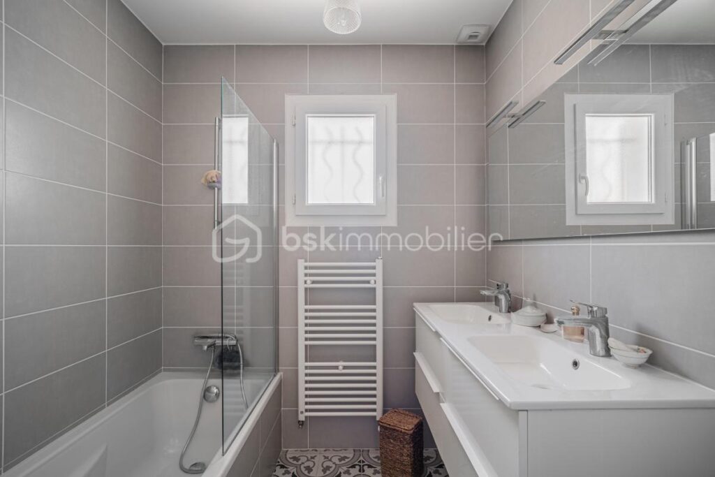 Maison 102 m2 – 4 pièces – 3 chambres – 102 m²