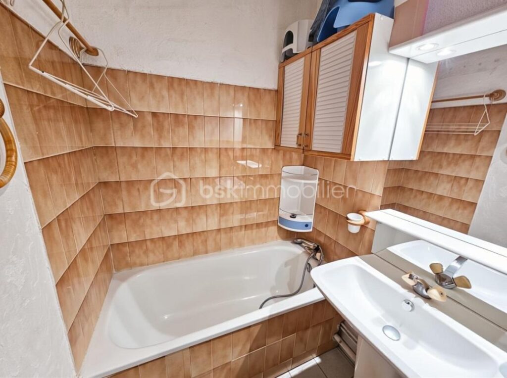 Dernier étage avec ascenseur – Appartement duplex cœur de station – 4 pièces – 2 chambres – 46 m²