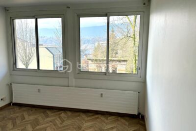 AIX-LES-BAINS – Beau T2 rénové + grand local chauffé de 24 m² au même palier – 2 pièces – 1 chambre – 36 m²
