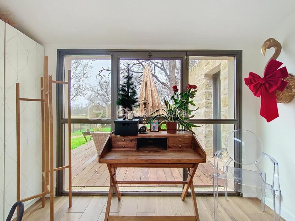 Superbe propriété rénovée – Piscine, dépendance & art de vivre en Camargue – 8 pièces – 4 chambres – 253 m²